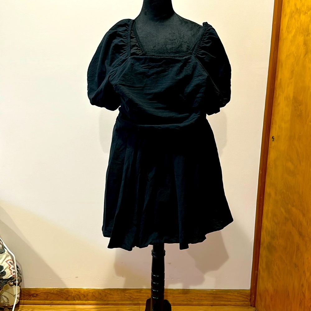 Black skort